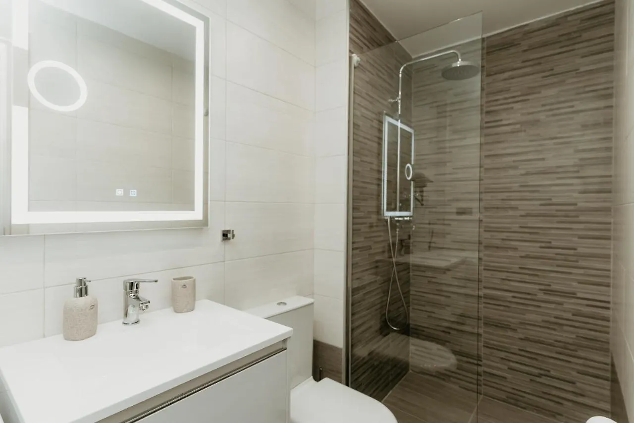 Urban Elegance In Thessaloniki Hotel